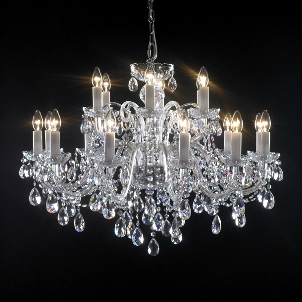 18 Light Crystal Candle Chandelier 3d model download — 3D model download