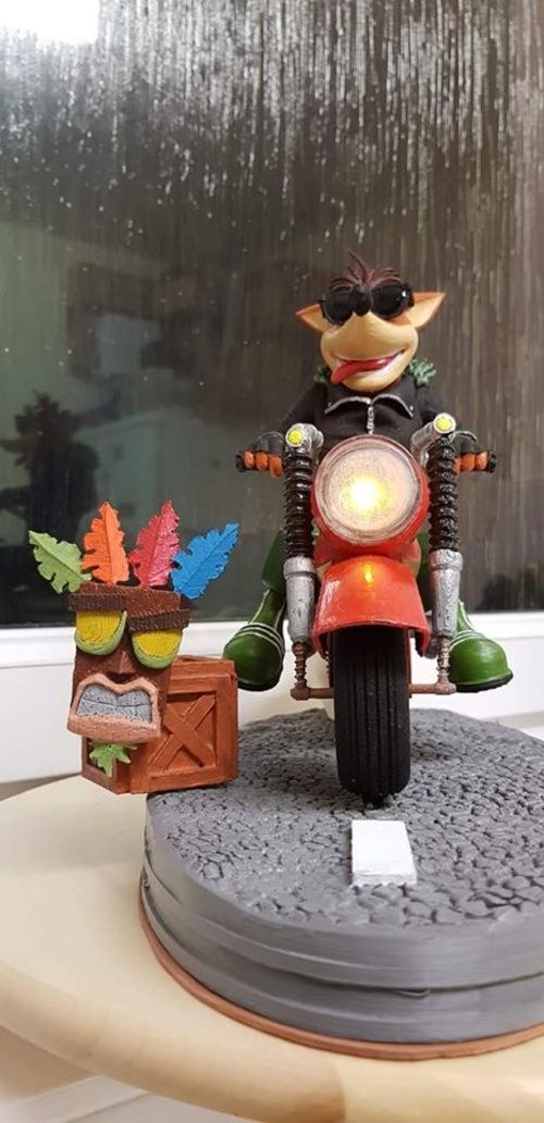 Crash Bandicoot Bike Diorama — 3D model download